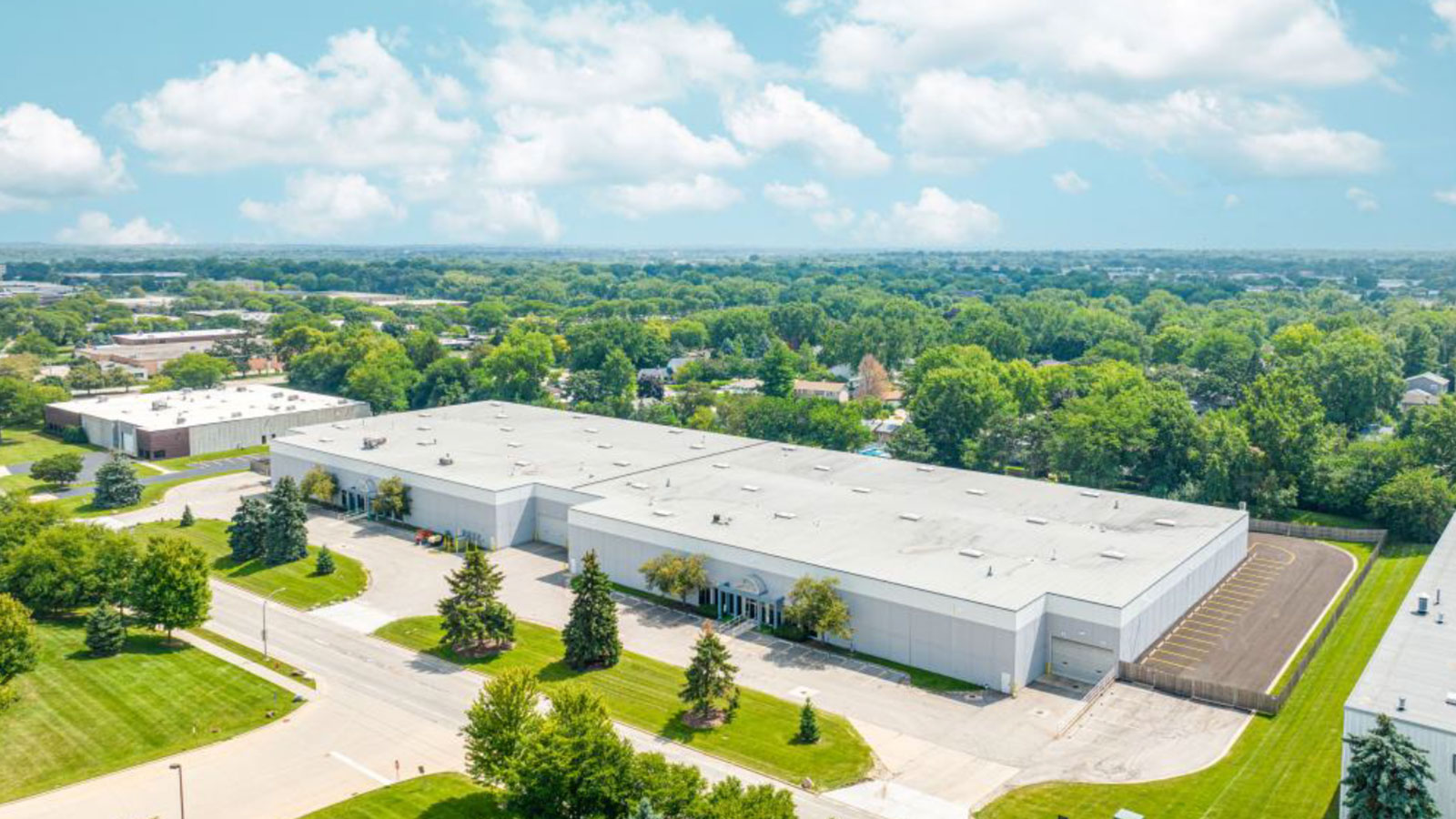 <address>1675 Holmes Road, <br>Elgin, IL (101,286 SF)</address> Image